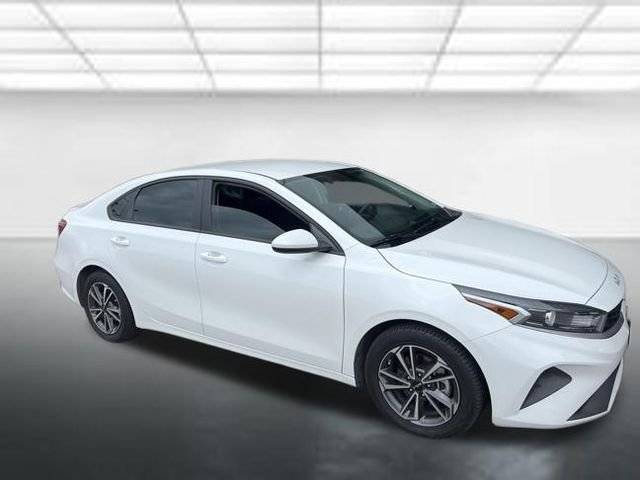 2023 Kia Forte LXS FWD photo