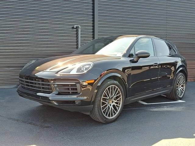 2023 Porsche Cayenne Platinum Edition AWD photo