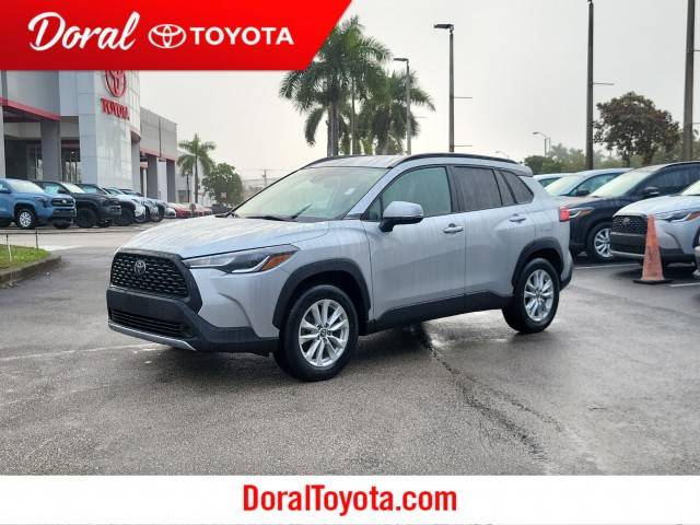 2022 Toyota Corolla Cross LE FWD photo
