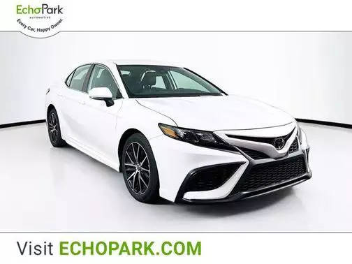 2023 Toyota Camry SE FWD photo