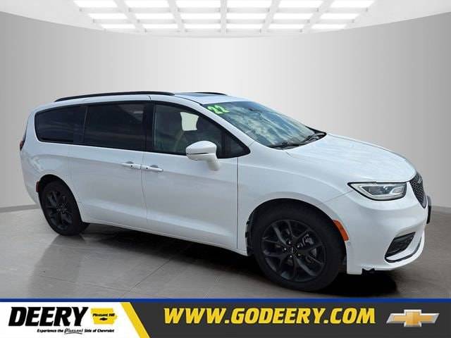 2022 Chrysler Pacifica Minivan Limited AWD photo