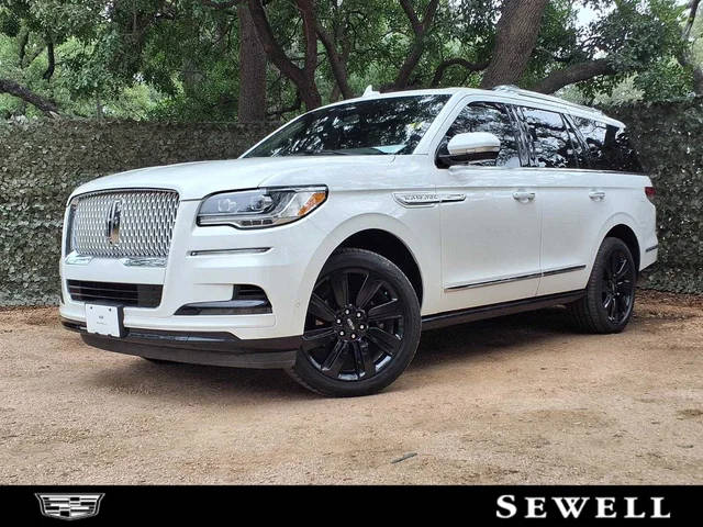 2022 Lincoln Navigator Reserve 4WD photo