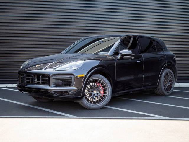 2023 Porsche Cayenne GTS AWD photo