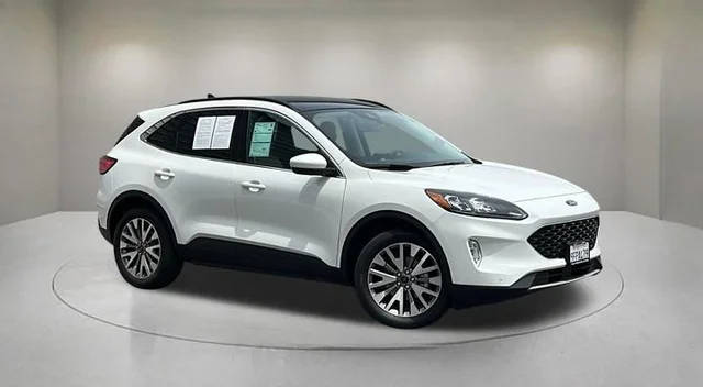 2022 Ford Escape Titanium AWD photo