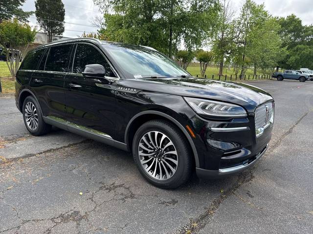 2023 Lincoln Aviator Standard AWD photo