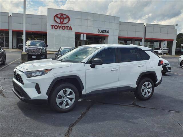 2022 Toyota RAV4 LE FWD photo