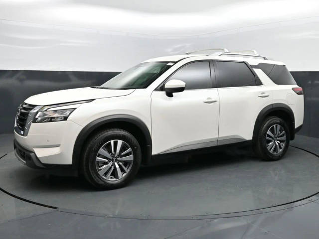 2023 Nissan Pathfinder SL 4WD photo