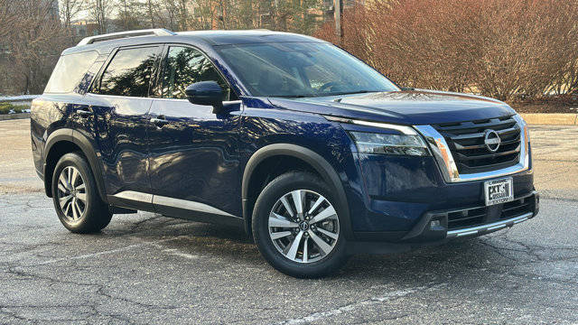2022 Nissan Pathfinder SL 4WD photo