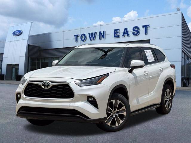2022 Toyota Highlander XLE FWD photo