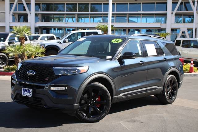 2023 Ford Explorer ST 4WD photo