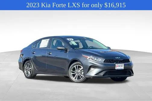 2023 Kia Forte LXS FWD photo