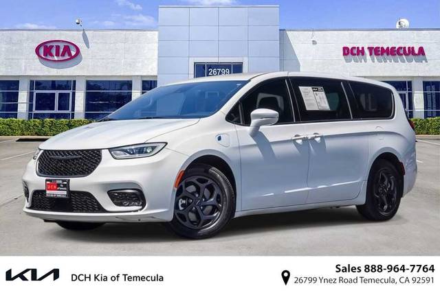 2022 Chrysler Pacifica Minivan Hybrid Touring L FWD photo