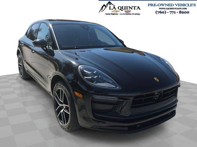 2023 Porsche Macan AWD photo