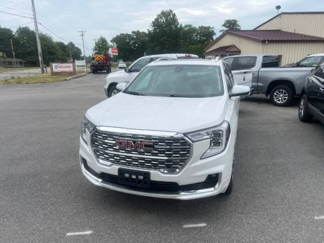 2022 GMC Terrain Denali AWD photo