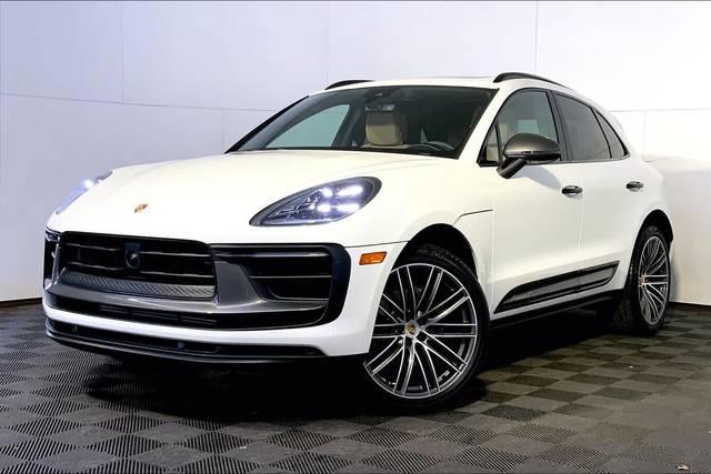 2023 Porsche Macan T AWD photo