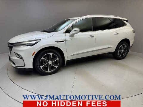 2022 Buick Enclave Essence AWD photo