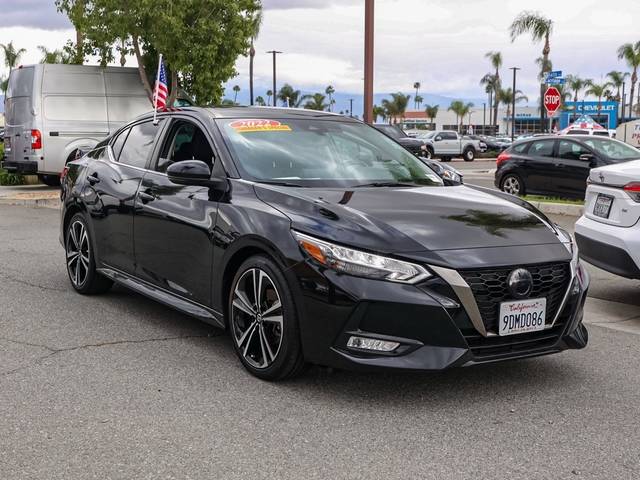 2022 Nissan Sentra SR FWD photo
