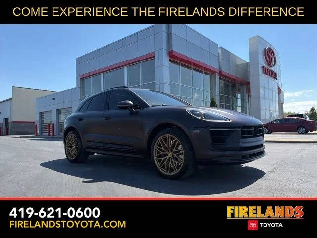 2023 Porsche Macan GTS AWD photo