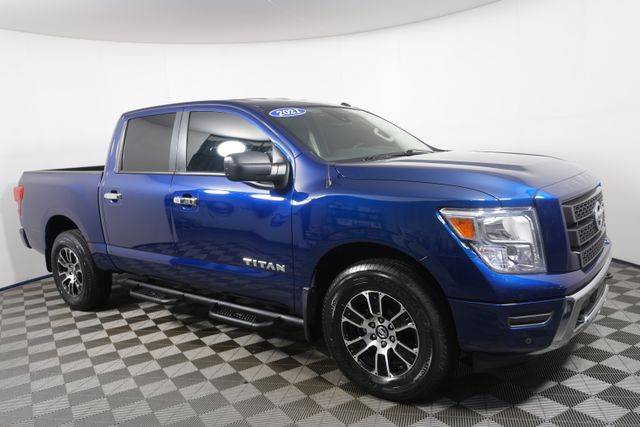 2021 Nissan Titan SV 4WD photo