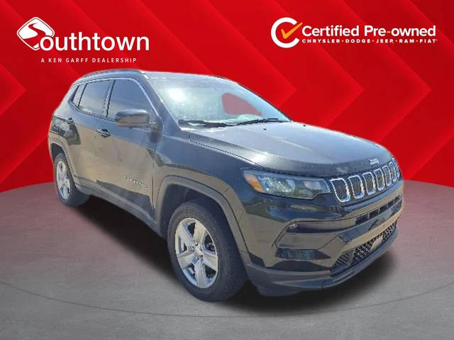 2022 Jeep Compass Latitude 4WD photo