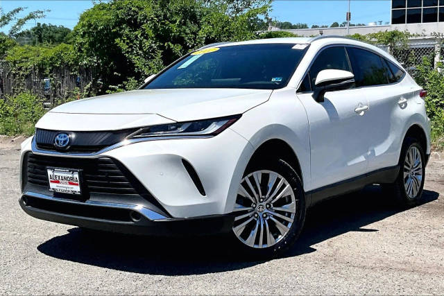 2022 Toyota Venza XLE AWD photo