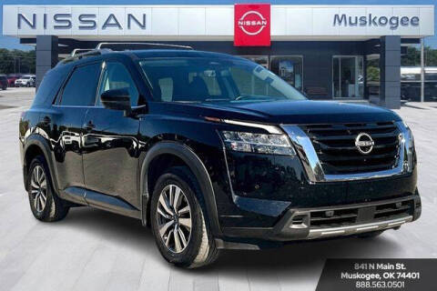 2023 Nissan Pathfinder SL 4WD photo
