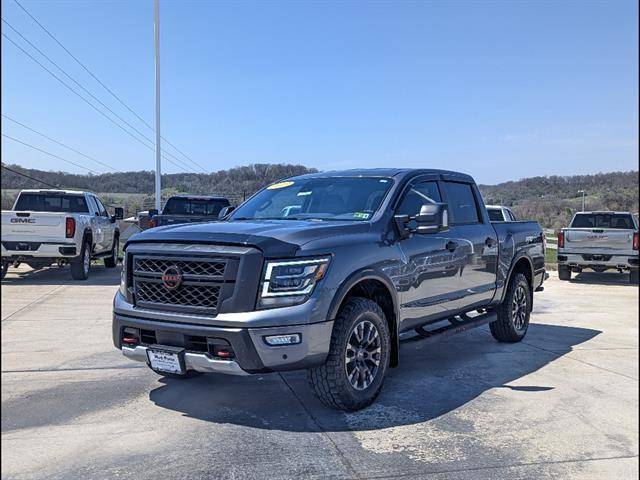 2023 Nissan Titan PRO-4X 4WD photo