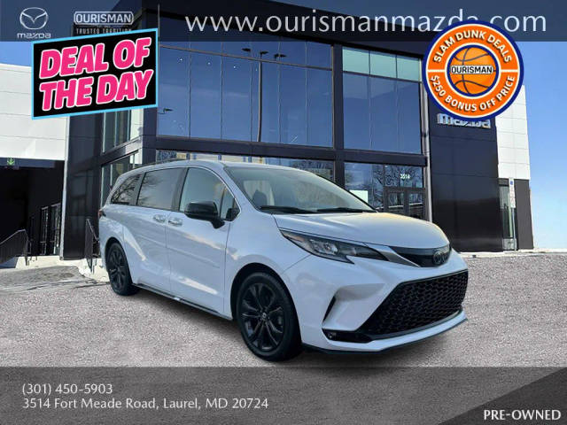 2022 Toyota Sienna XSE FWD photo