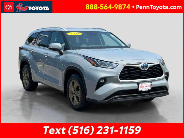2022 Toyota Highlander Hybrid Bronze Edition AWD photo