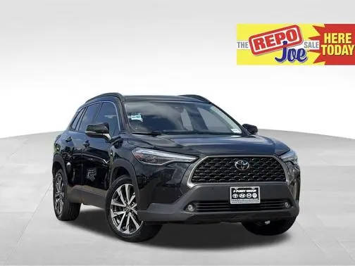 2022 Toyota Corolla Cross XLE FWD photo
