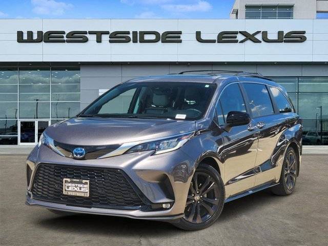 2022 Toyota Sienna XSE FWD photo