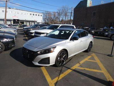 2023 Nissan Altima 2.5 SR AWD photo