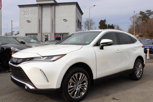 2022 Toyota Venza XLE AWD photo