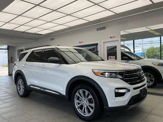 2022 Ford Explorer XLT 4WD photo