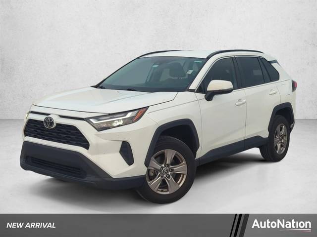 2022 Toyota RAV4 XLE AWD photo