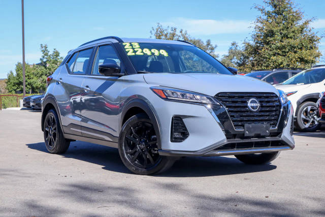 2023 Nissan Kicks SR FWD photo