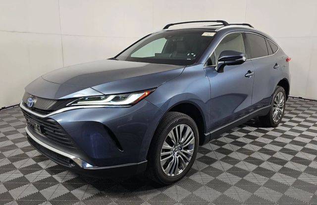 2022 Toyota Venza XLE AWD photo