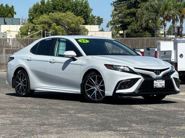 2023 Toyota Camry SE FWD photo