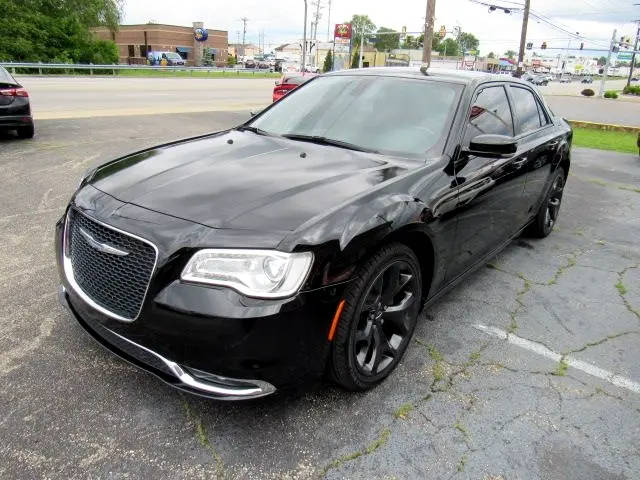 2021 Chrysler 300 300S RWD photo