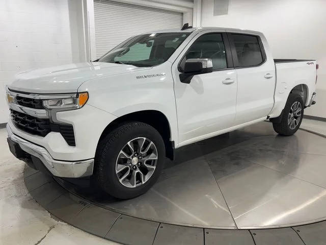 2022 Chevrolet Silverado 1500 LT 4WD photo
