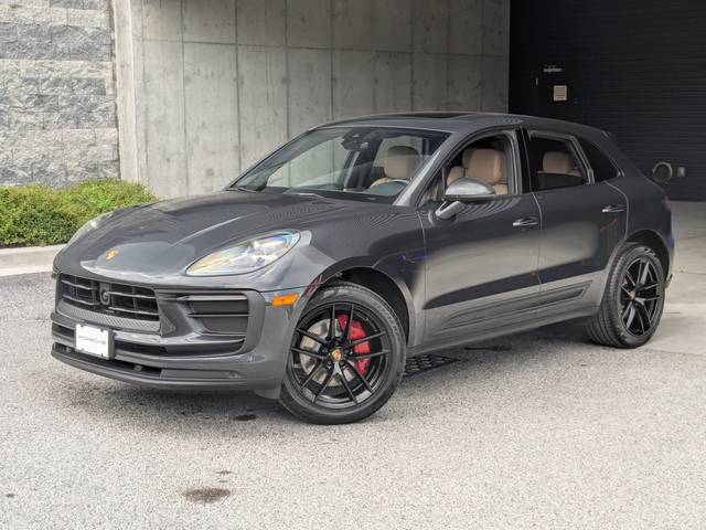2023 Porsche Macan AWD photo