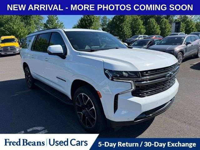 2022 Chevrolet Suburban RST 4WD photo