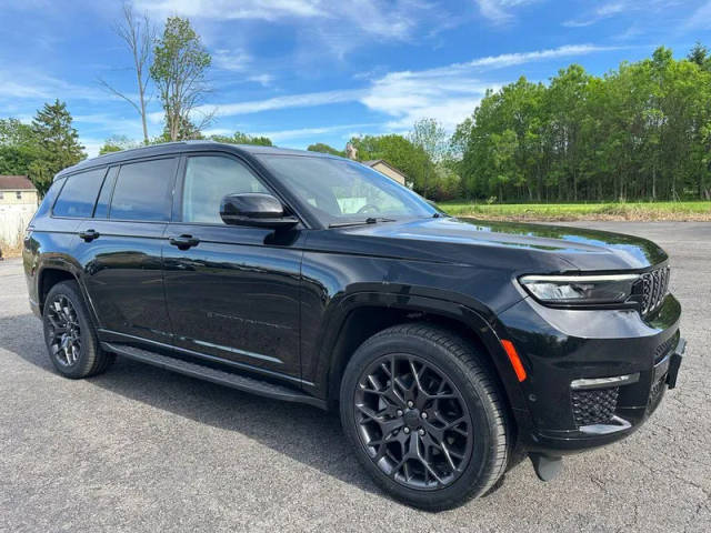 2023 Jeep Grand Cherokee L Summit Reserve 4WD photo