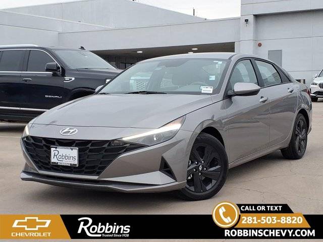 2023 Hyundai Elantra SEL FWD photo