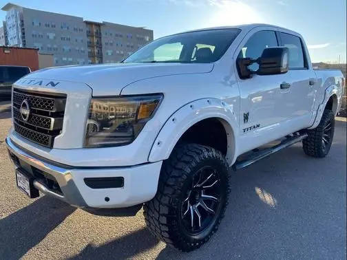 2023 Nissan Titan SV 4WD photo