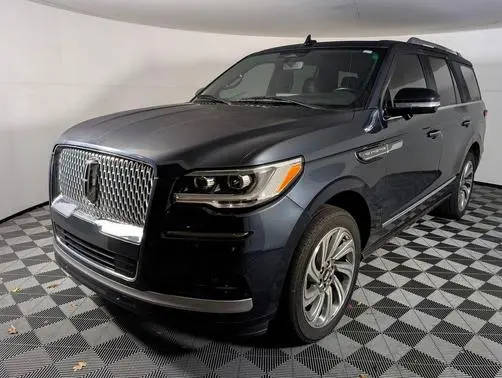 2022 Lincoln Navigator Reserve 4WD photo