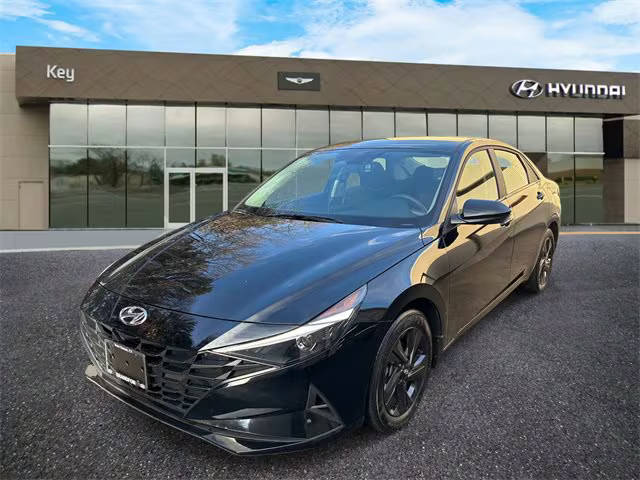 2023 Hyundai Elantra SEL FWD photo