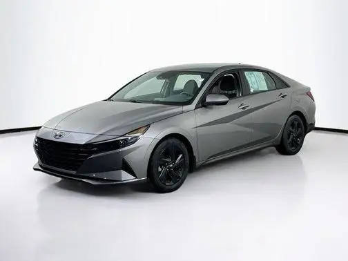 2023 Hyundai Elantra SEL FWD photo