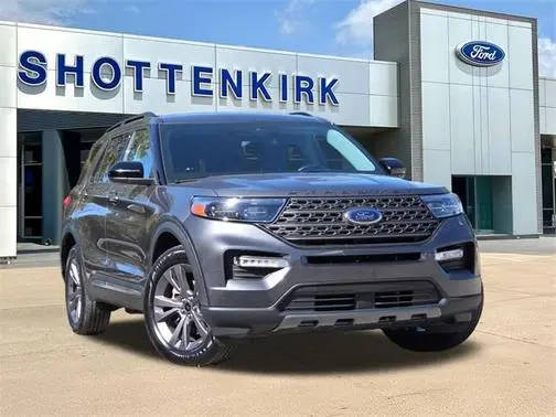 2022 Ford Explorer XLT 4WD photo
