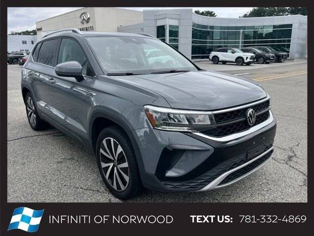 2023 Volkswagen Taos SE AWD photo